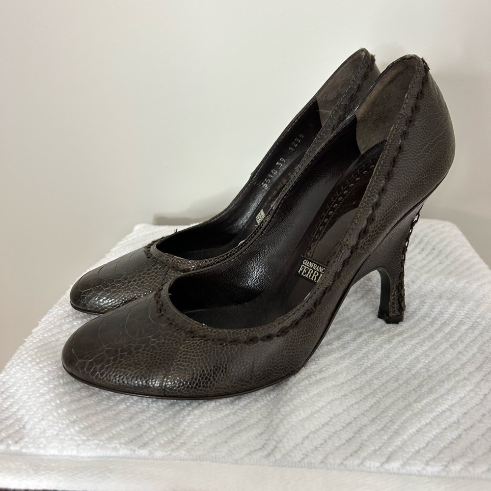 Gorgeous Gianfranco Ferre Dark Brown shoes❤️8.5